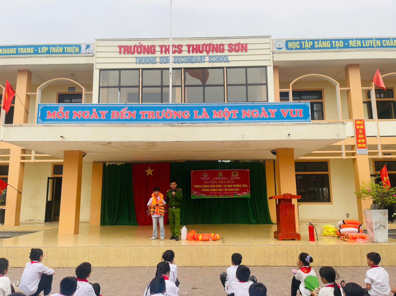 TUYÊN TRUYỀN PHÒNG CHỐNG ĐUỐI NƯỚC VÀ PHÒNG CHỐNG CHÁY NỔ